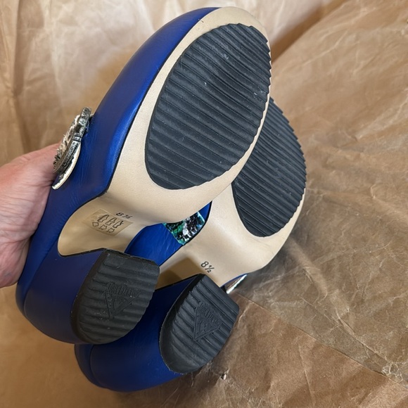 Buzz Python Prepares - Picture 6 of 6